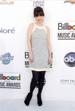 Zooey Deschanel in Moschino per Billboard Music Awards 2012