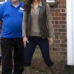 Kate Middleton look informale stivali gomma jeans