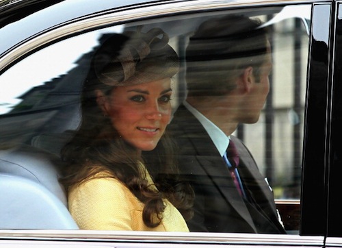 Kate Middleton impeccabile in giallo paglierino per l'Ordine del Cardo