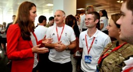 kate middleton giacca rossa zara