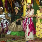 Kate Middleton visita Tuvalu flower print