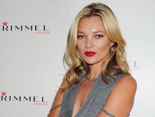 Kate Moss svela il motivo per cui veste sempre di grigio o nero