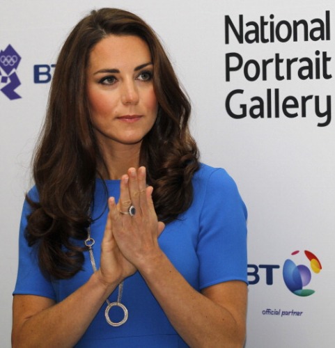 Kate middleton bikini colore bluette look