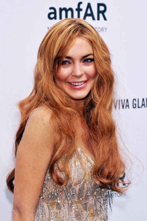 Lindsay Lohan, abito Cavalli e anello appartenuto a Liz Taylor agli amfAR di NY