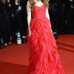 Isla-Fisher-in-abito-rosso-di-Oscar-de-la-Renta