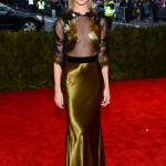 Rosie-Huntington-Whiteley-in-Gucci