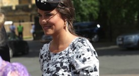 Pippa Middleton abito Tabitha Webb scarpe Gucci