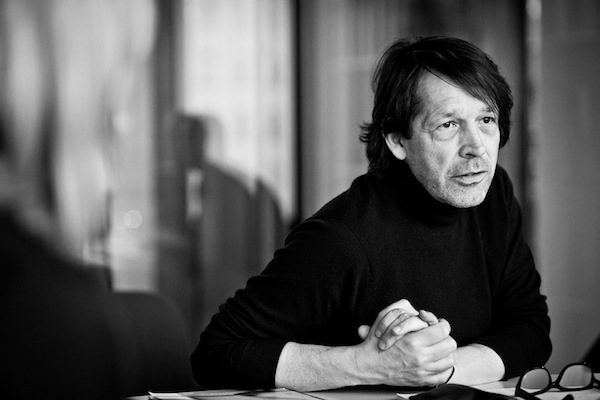 Peter Saville disegna una collezione esclusiva per Lacoste