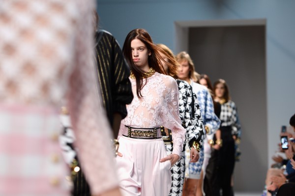 Parigi Fashion Week Balenciaga  P/E 2014