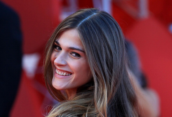 Mostra del Cinema di Venezia 2013: arriva la moda low cost e trionfa Elisa Sednaoui in Stella McCartney