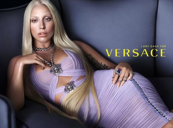 Lady Gaga protagonista della Primavera 2014 per Versace, prime immagini