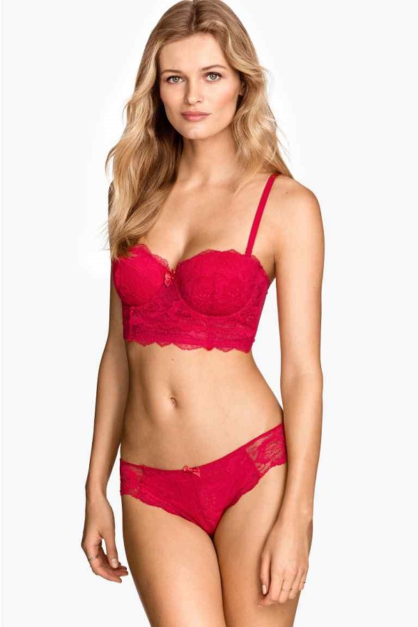Capodanno 2015, lingerie rossa come porta fortuna