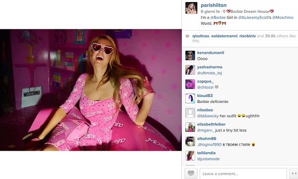 Paris Hilton come Barbie, su Instagram veste Moschino