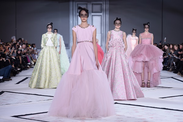 Parigi Haute Couture, Chanel, Giambattista Valli e Valentino p/e 2015