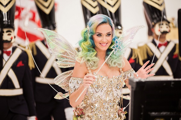 H&M Holiday 2015, protagonista Katy Perry - video