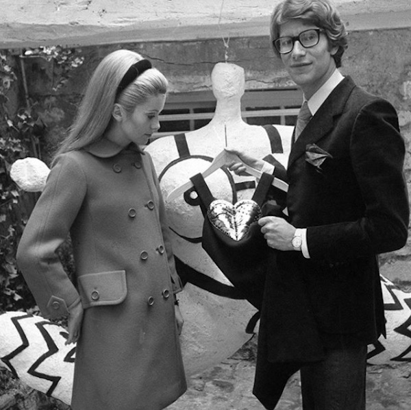 Catherine Deneuve, all’asta il guardaroba firmato Yves Saint Laurent