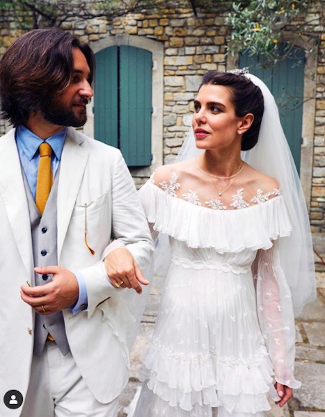 Charlotte Casiraghi sposa, il terzo abito è di Giambattista Valli 