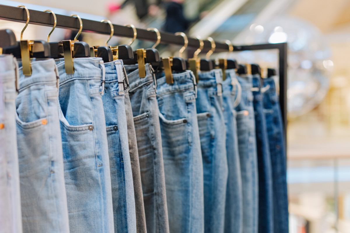 Modelli e tendenze jeans inverno 2021 secondo Linea Verde
