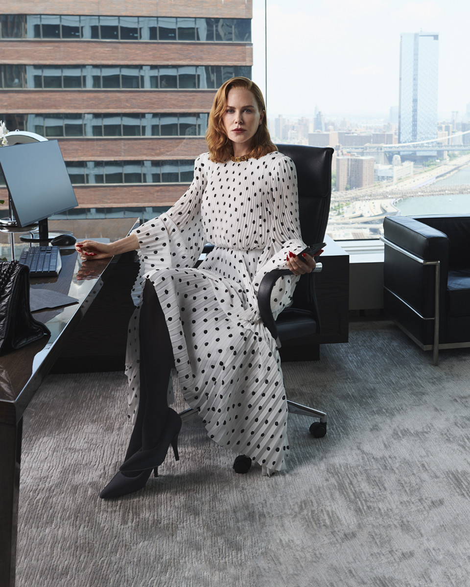 Balenciaga ed il nuovo look da ufficio con Nicole Kidman protagonista