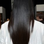 Liquid hair, la nuova tendenza per capelli lisci e luminosi